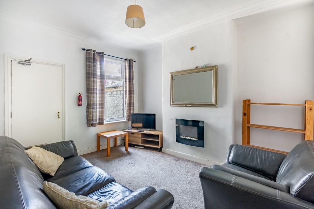 Property photo 3 of 16 32Gt-2.Jpg