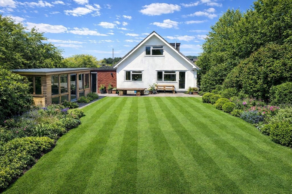 Property photo 1 of 21 Multi-Generational Potential, Village Location