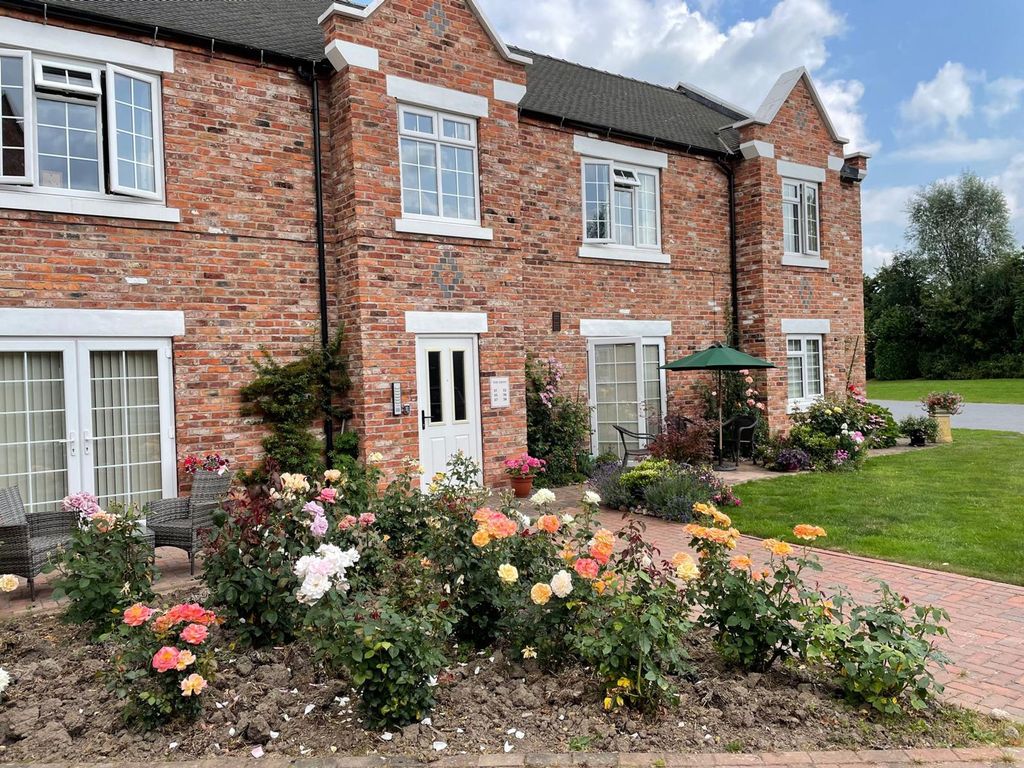 Property photo 1 of 12 Grounds