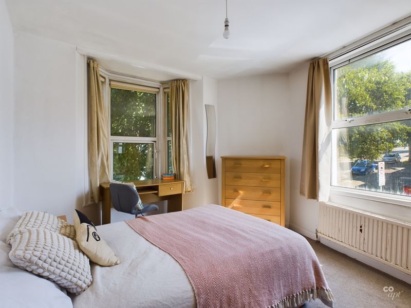 Property photo 1 of 10 Bed 2