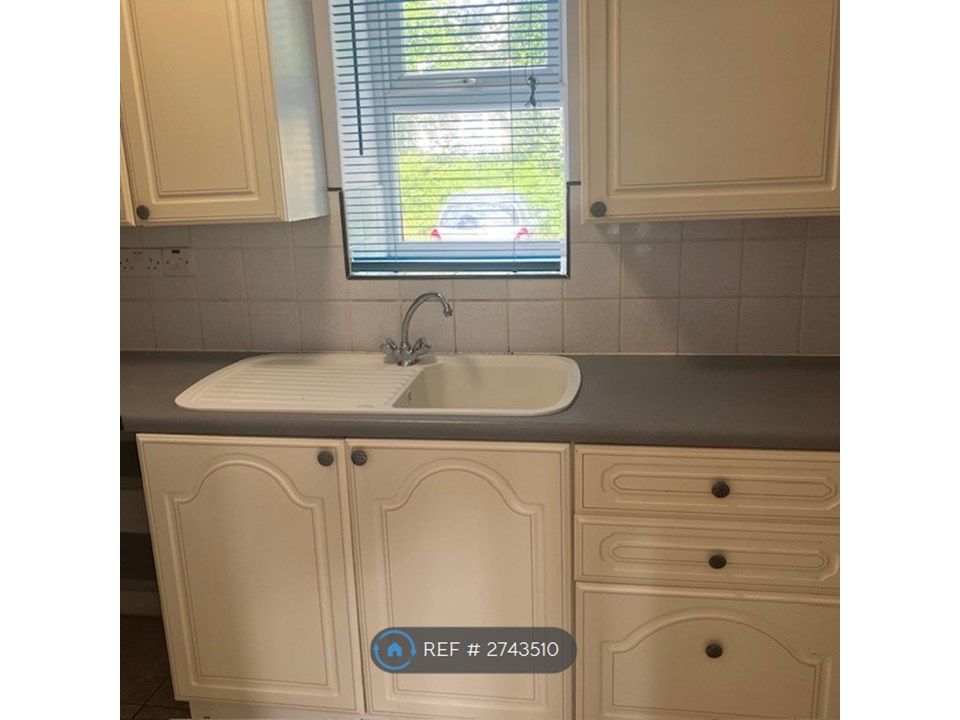 Property photo 1 of 11 Kitchen