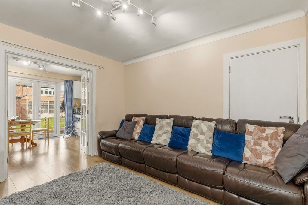 Property photo 3 of 22