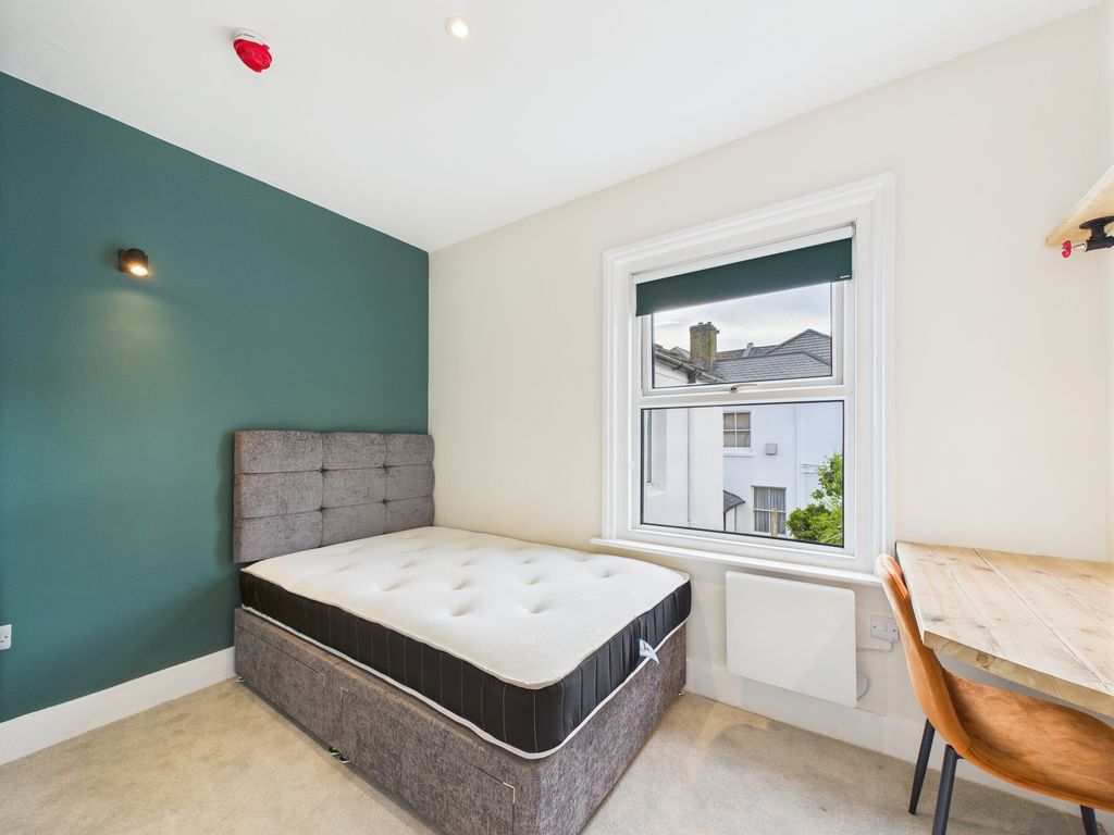 Property photo 1 of 7 Cam03519G0-Pr0323-Still003