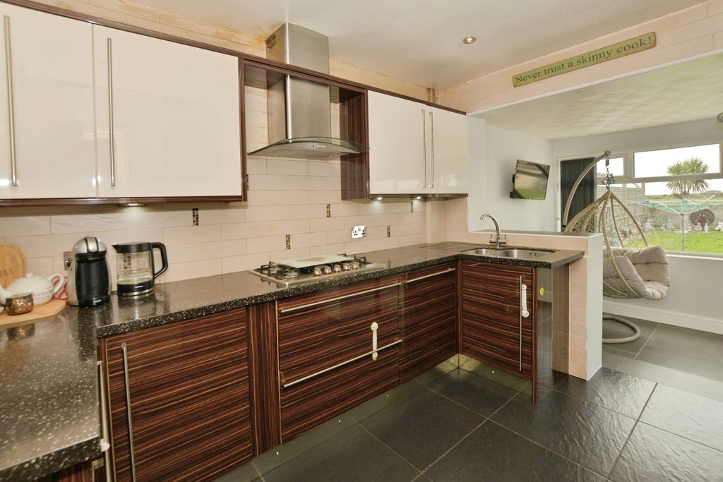 Property photo 3 of 15 Pbox-Img.Jpg