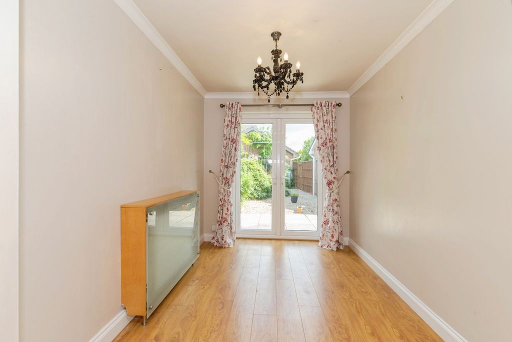 Property photo 3 of 28 Dining Area