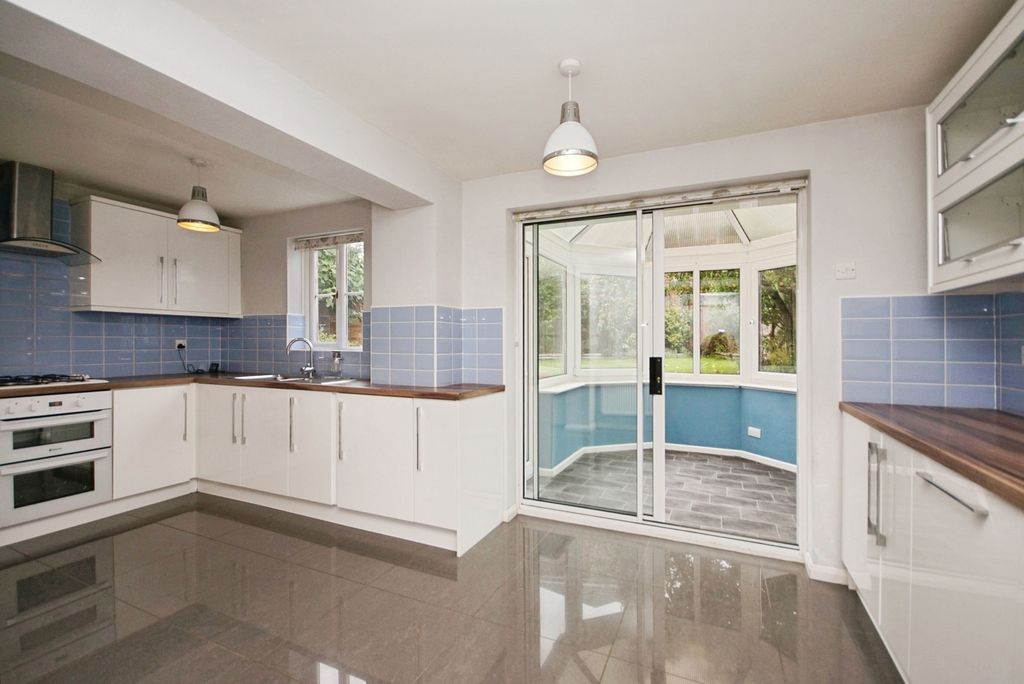 Property photo 2 of 17 Photo