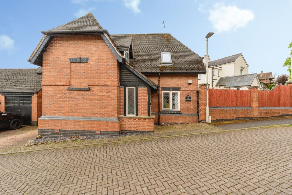 Property photo 3 of 19 Pbox-Img.Jpg