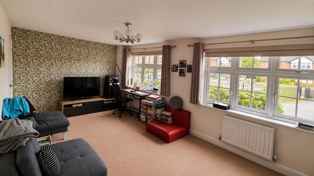 Property photo 2 of 10