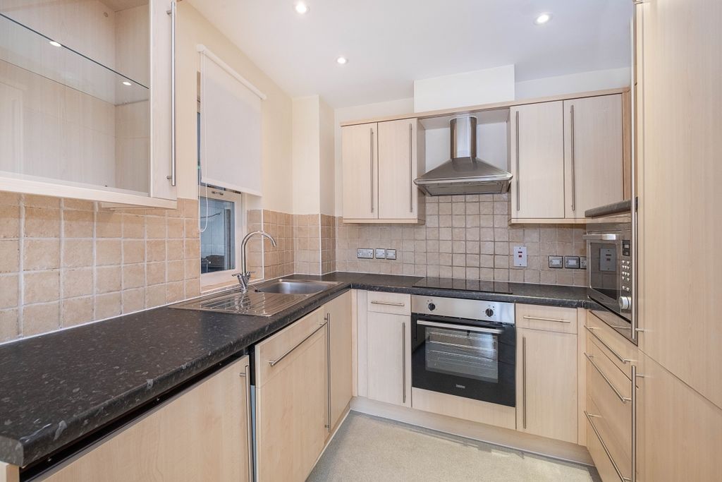 Property photo 2 of 6 Kitchen