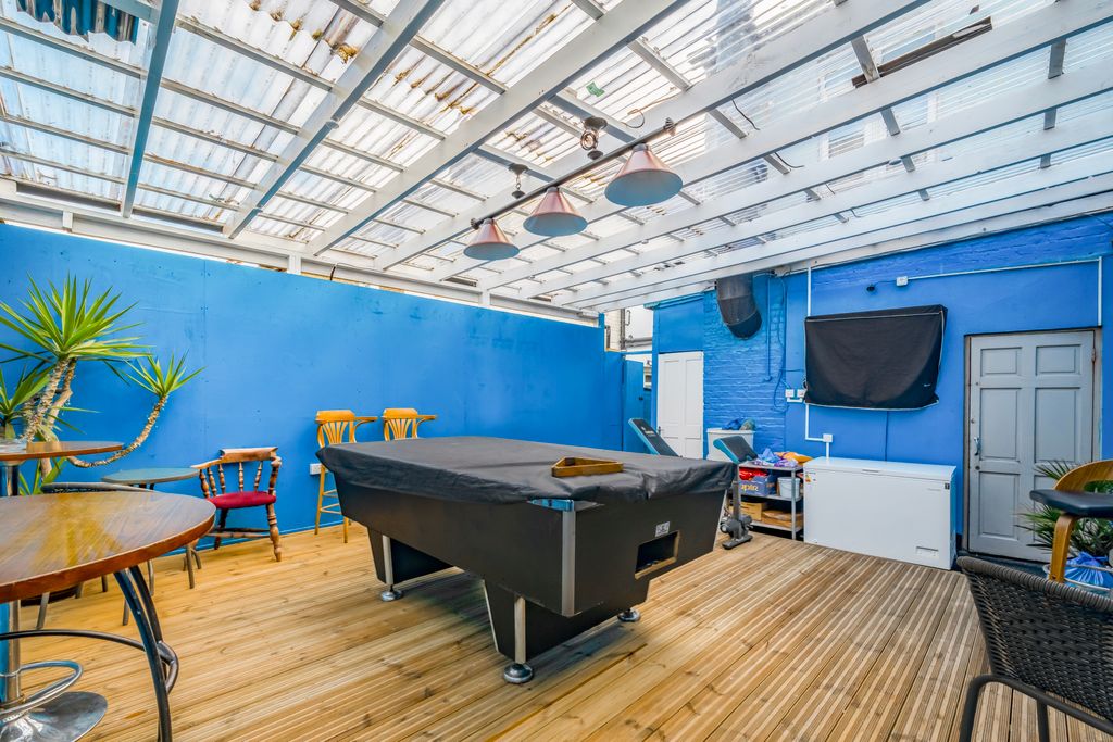 Property photo 3 of 4