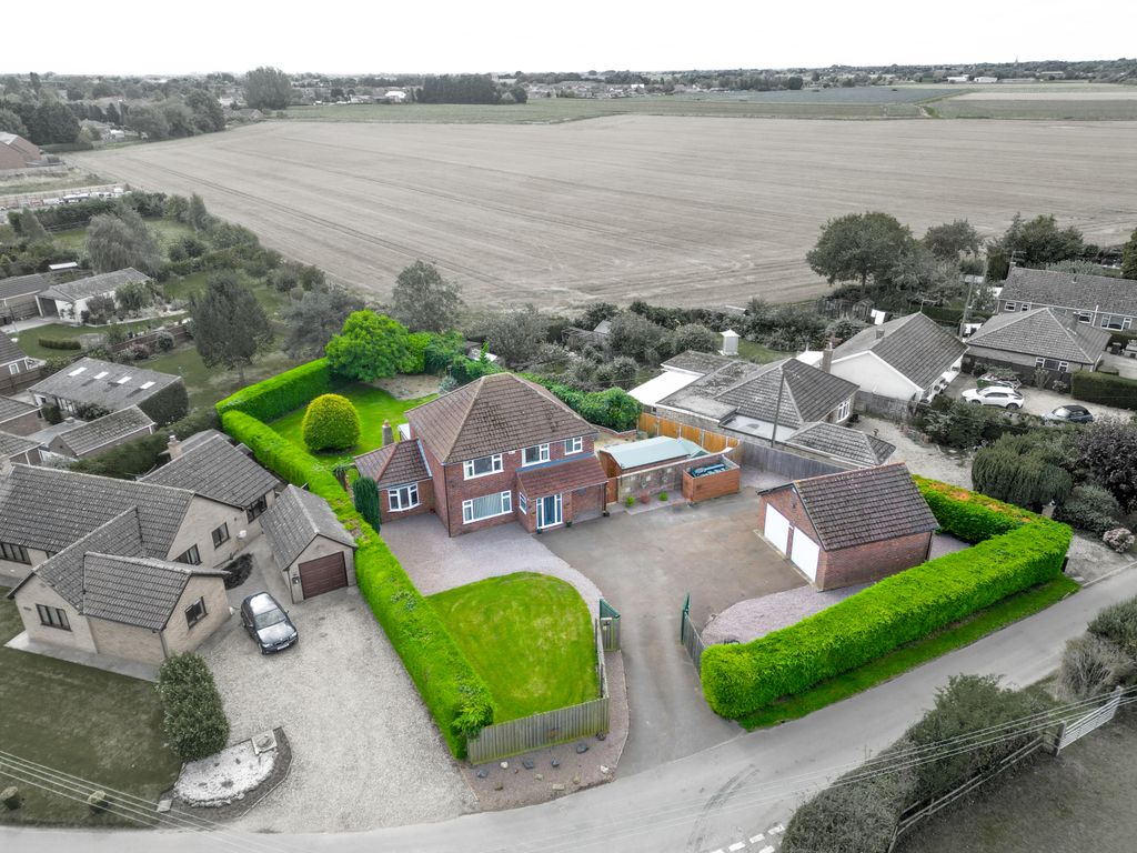 Property photo 1 of 38 Stockwell Gate West, Whaplode