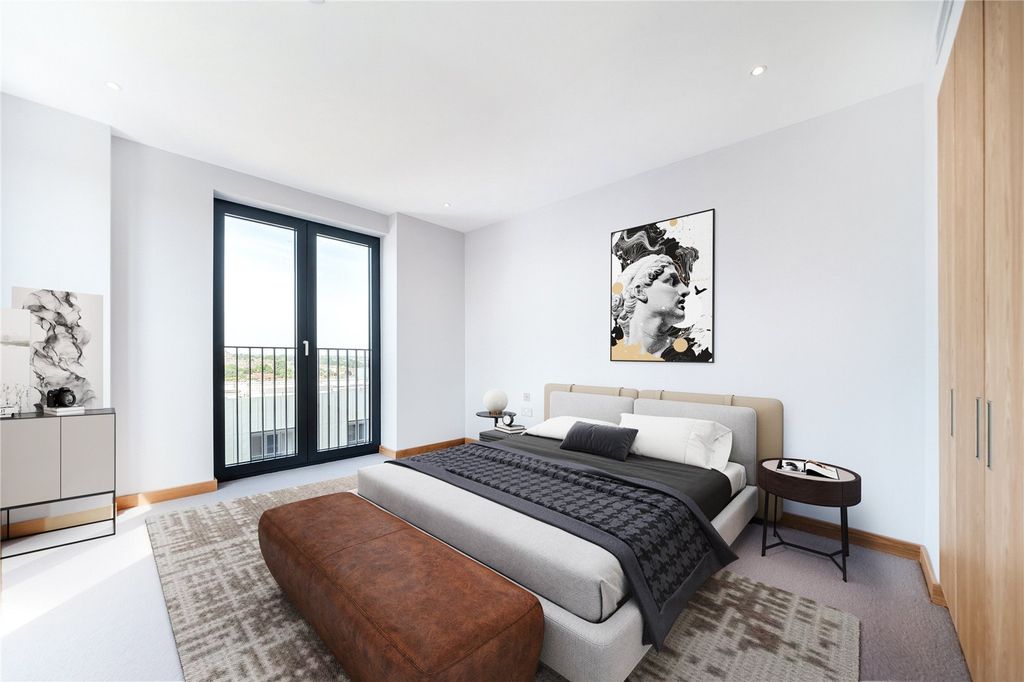 Property photo 3 of 8 Bedroom