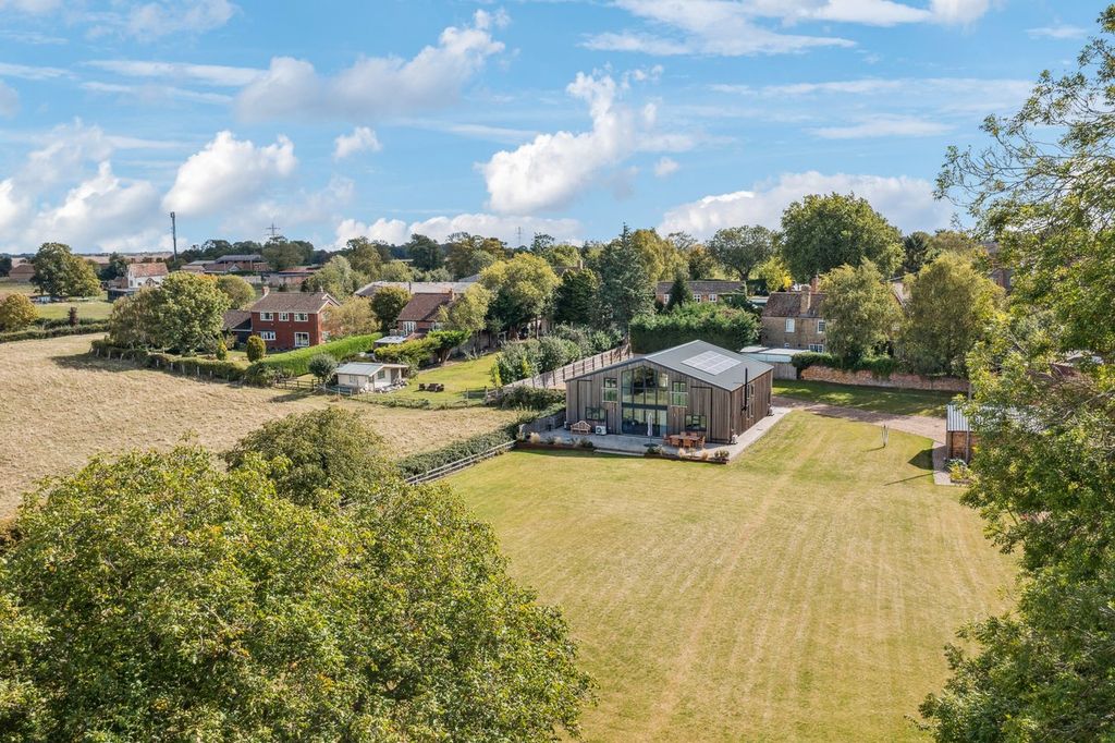 Property photo 3 of 28