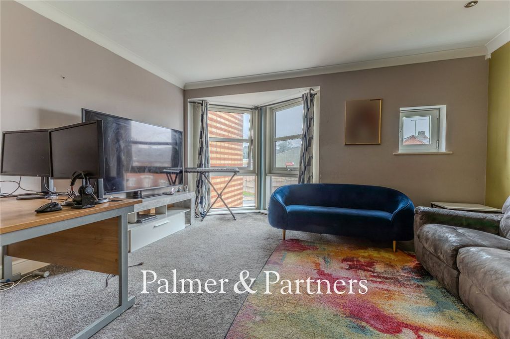 Property photo 2 of 18 Picture No. 05