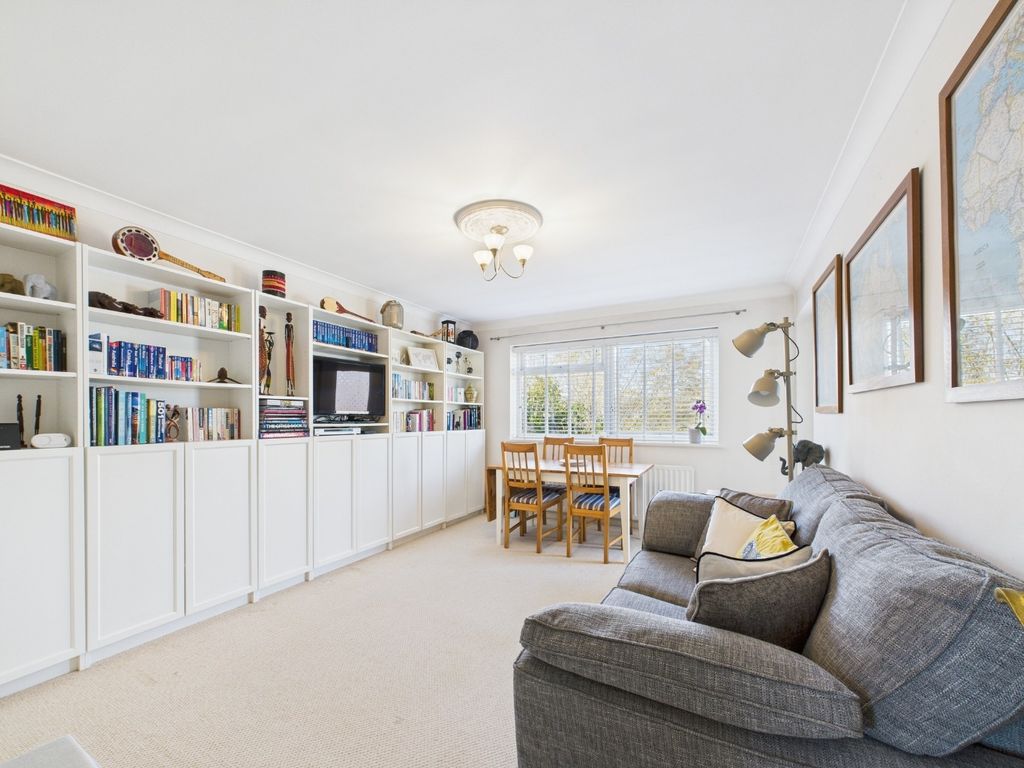Property photo 1 of 10 3469070