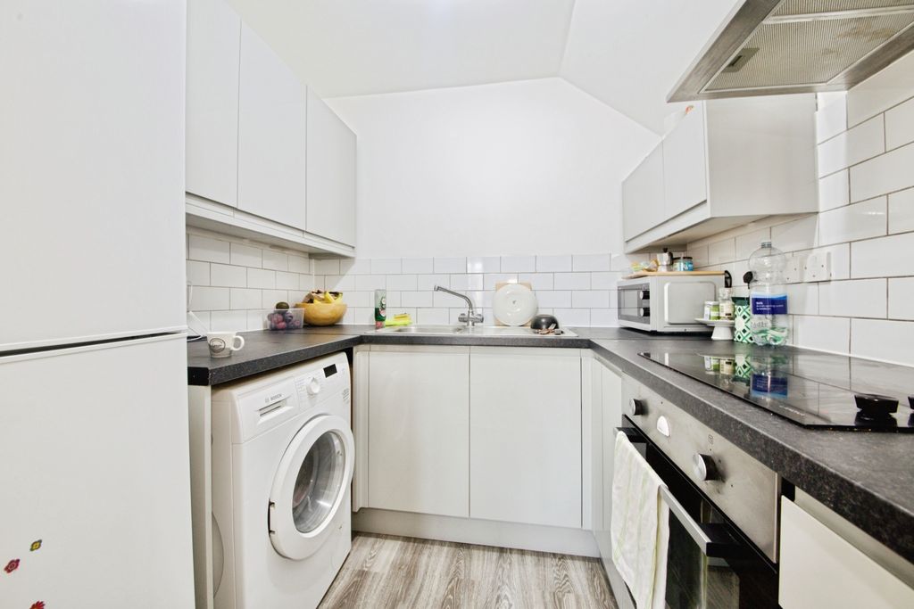 Property photo 3 of 12 Kitchen