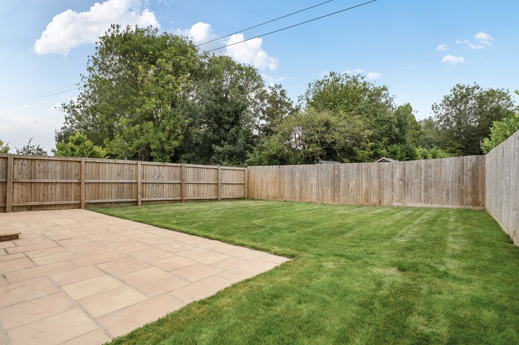 Property photo 2 of 21