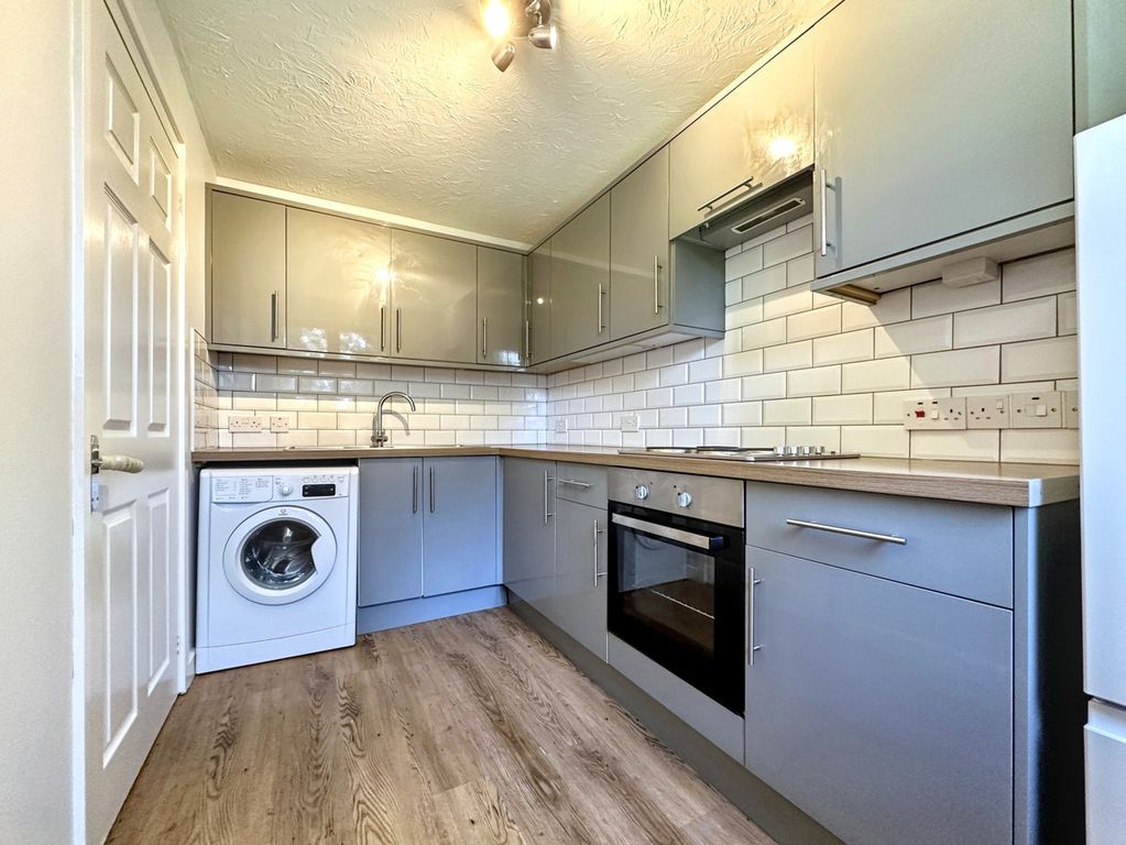 Property photo 2 of 11