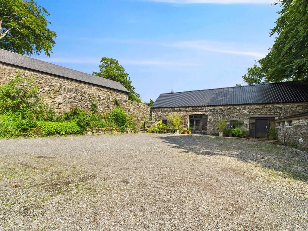 Property photo 2 of 56 Courtyard