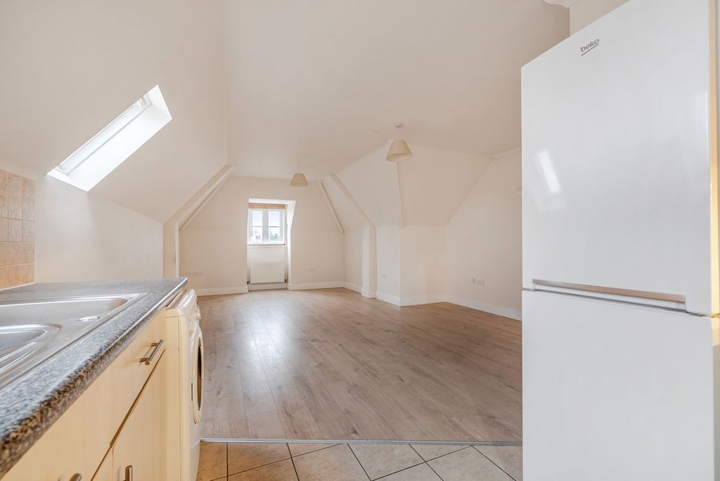 Property photo 2 of 23 1401103-16-696E14...