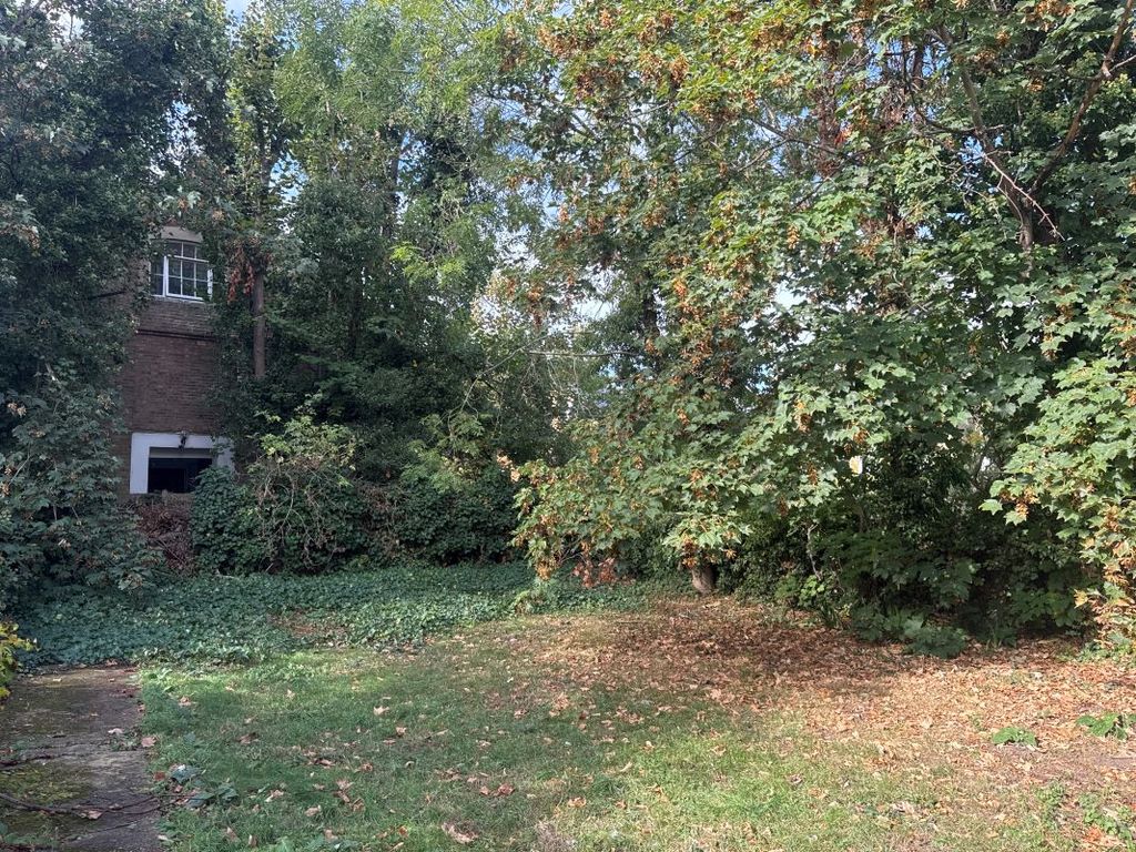 Property photo 2 of 4