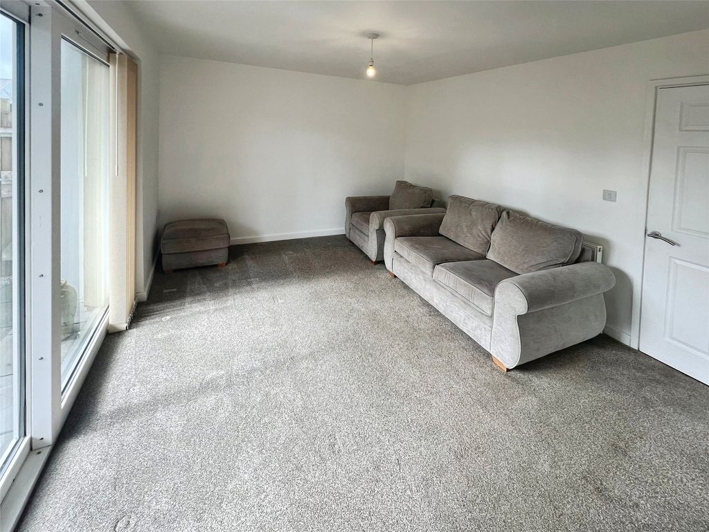 Property photo 3 of 11 3 - Picture No. 18