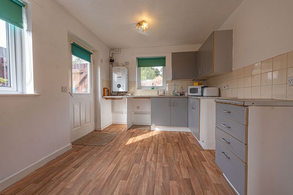 Property photo 3 of 27