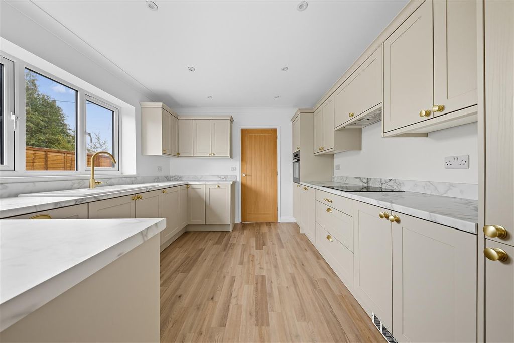 Property photo 3 of 29 Ba-16.Jpg