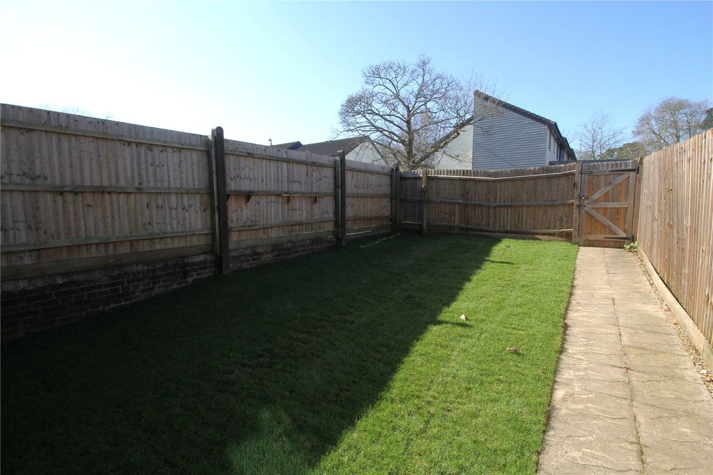 Property photo 2 of 9 Picture No. 13