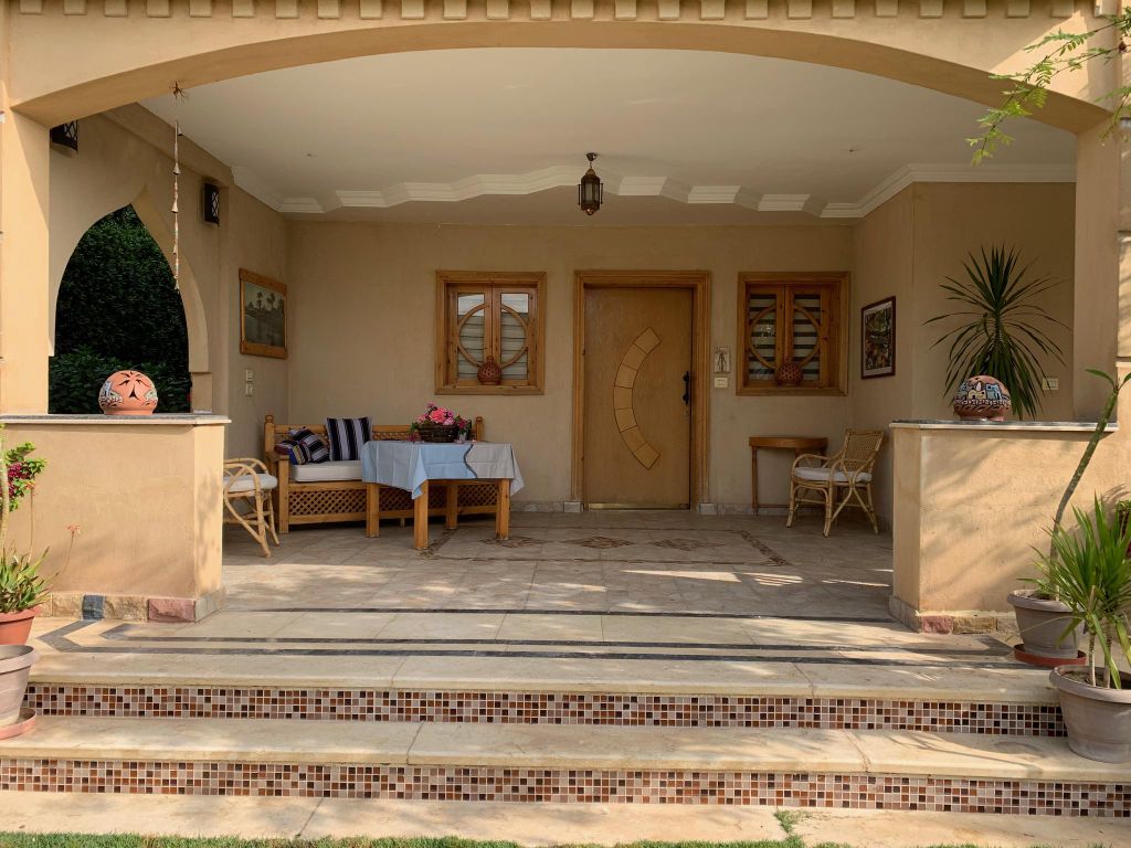 Property photo 2 of 38