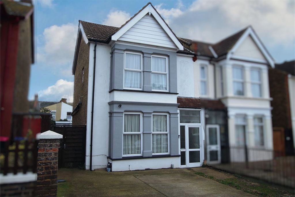 Property photo 1 of 20