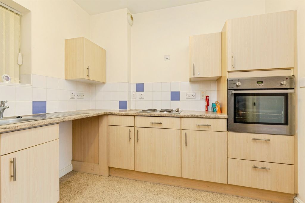 Property photo 3 of 10