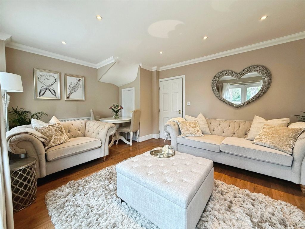 Property photo 3 of 16 Picture No. 11