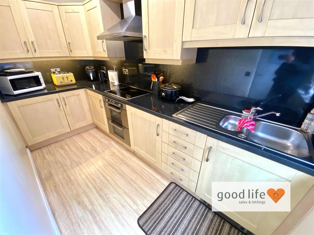 Property photo 3 of 17 20260418_113520613_Ios58Radcliff.Jpg