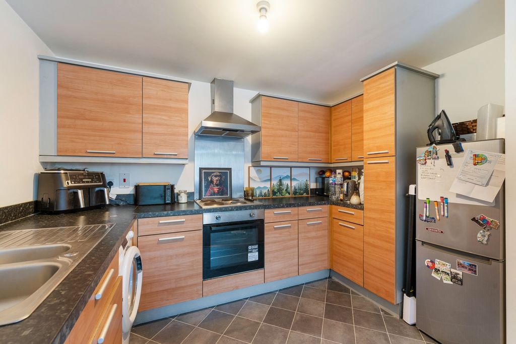 Property photo 2 of 12