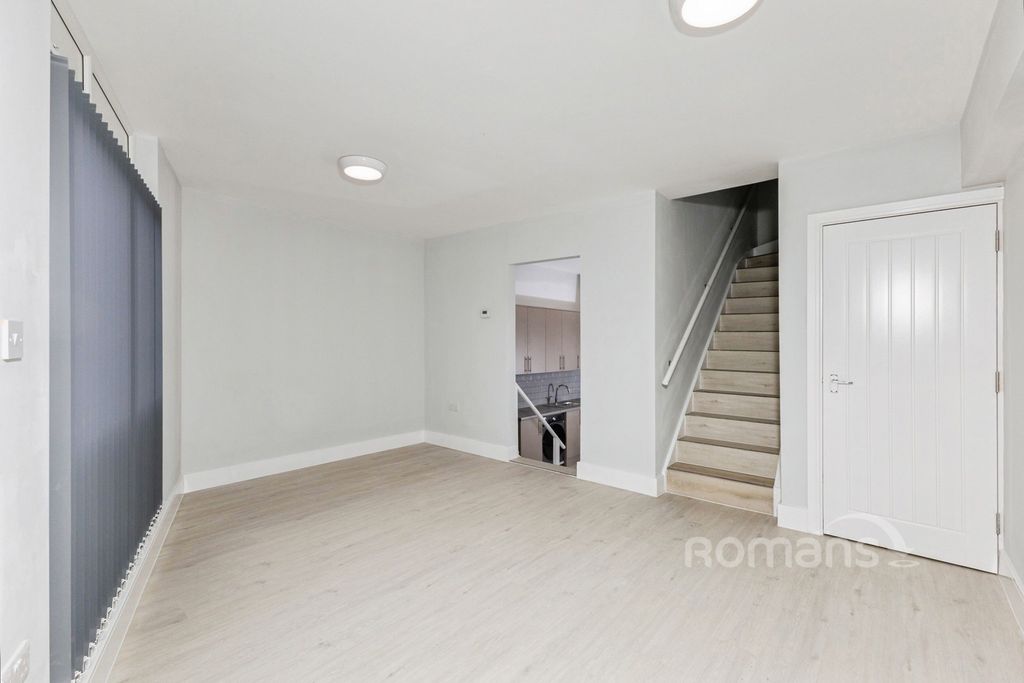 Property photo 3 of 11 Pbox-Img.Jpg