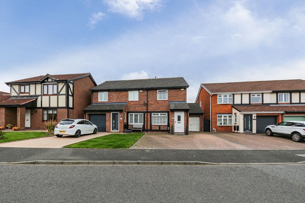 Property photo 1 of 13 Front External