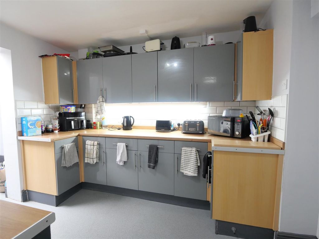 Property photo 3 of 12 P1000179.Jpg