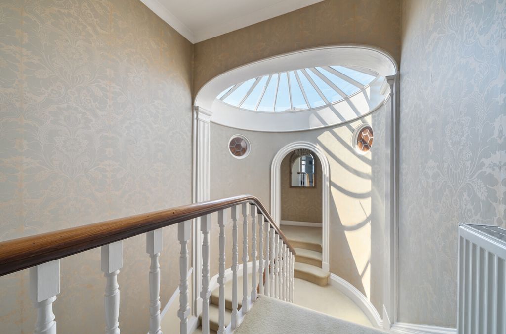 Property photo 2 of 24