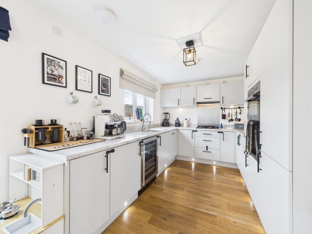 Property photo 2 of 21