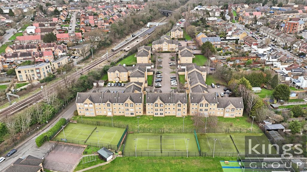 Property photo 2 of 18