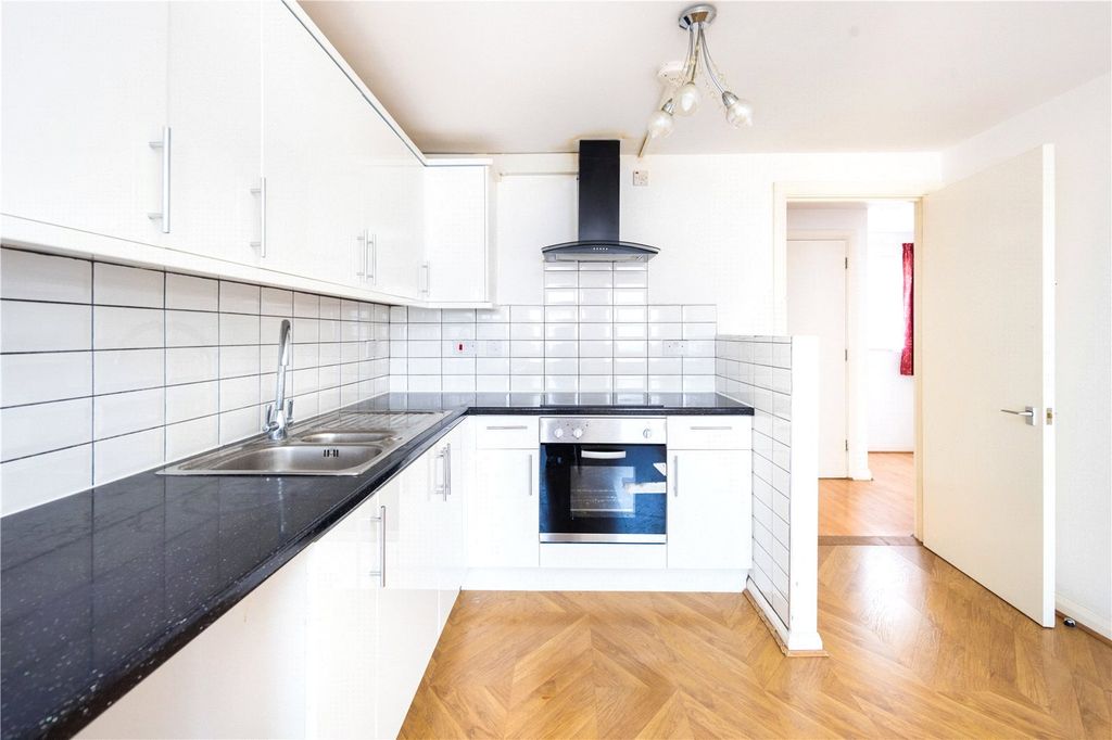 Property photo 3 of 17 Kitchen