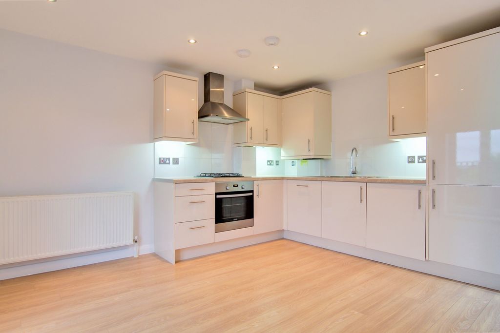 Property photo 3 of 8 3.Kitchen.Jpg