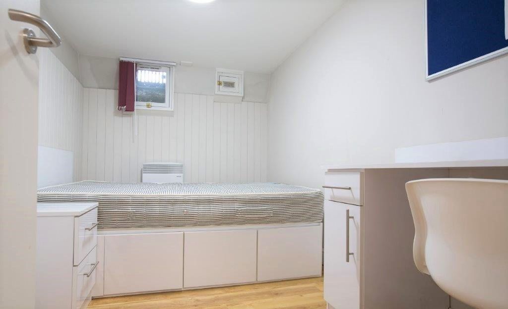 Property photo 3 of 4
