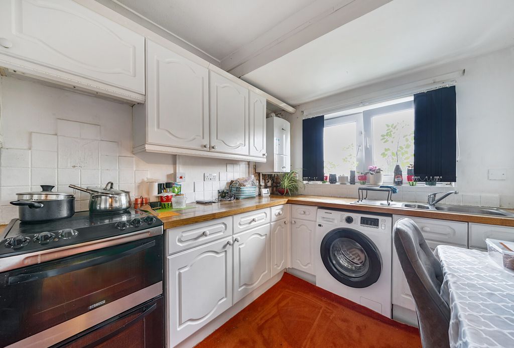 Property photo 2 of 9 1376275-6-690c756...