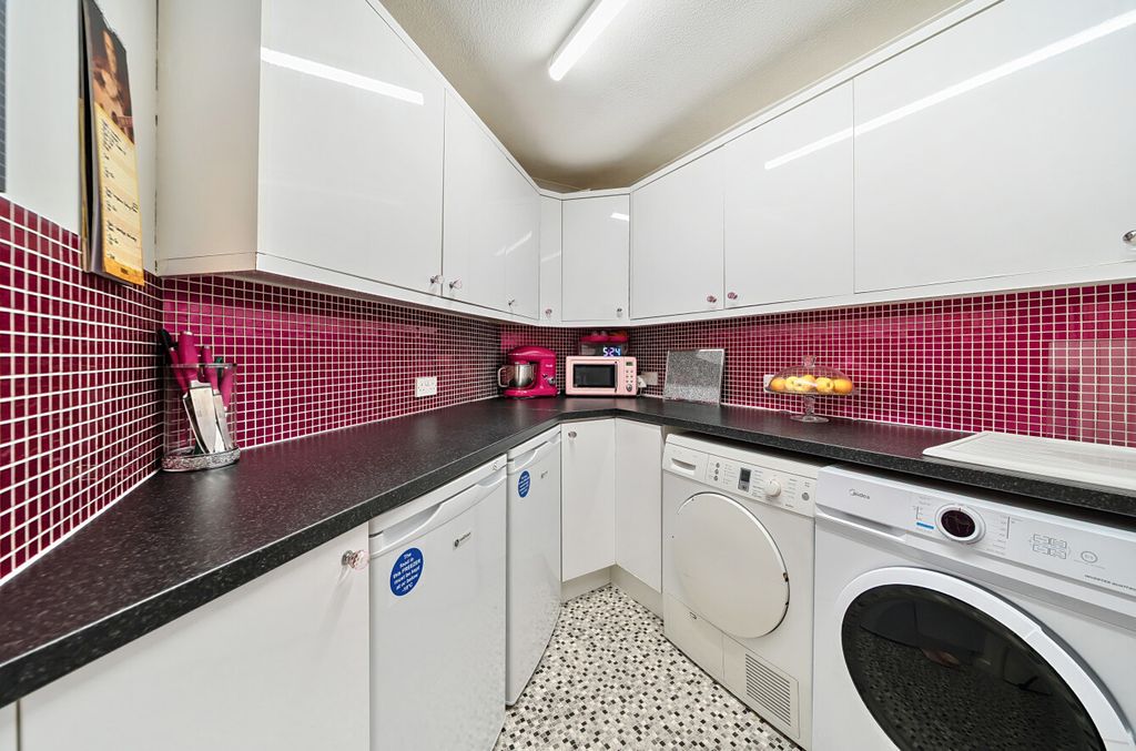 Property photo 3 of 8 1311469-6-6849B1F...