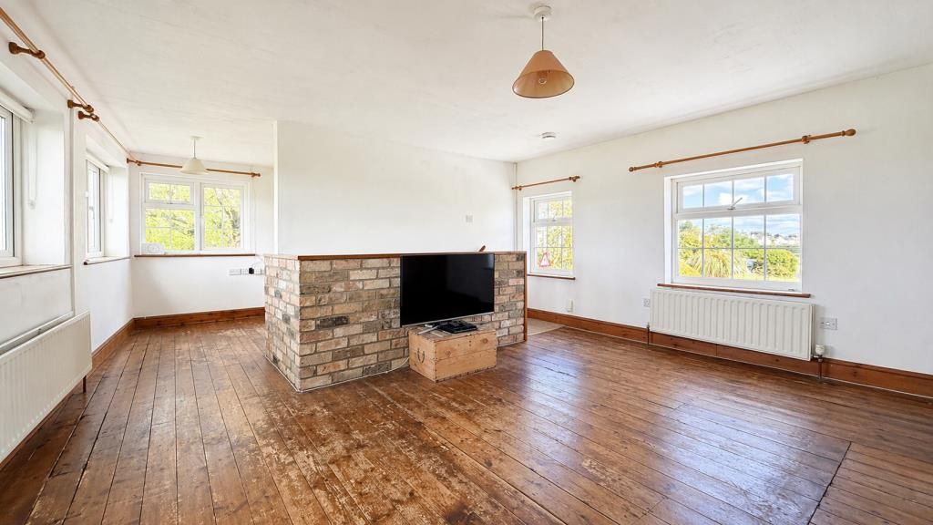 Property photo 2 of 12 Recep1.Png