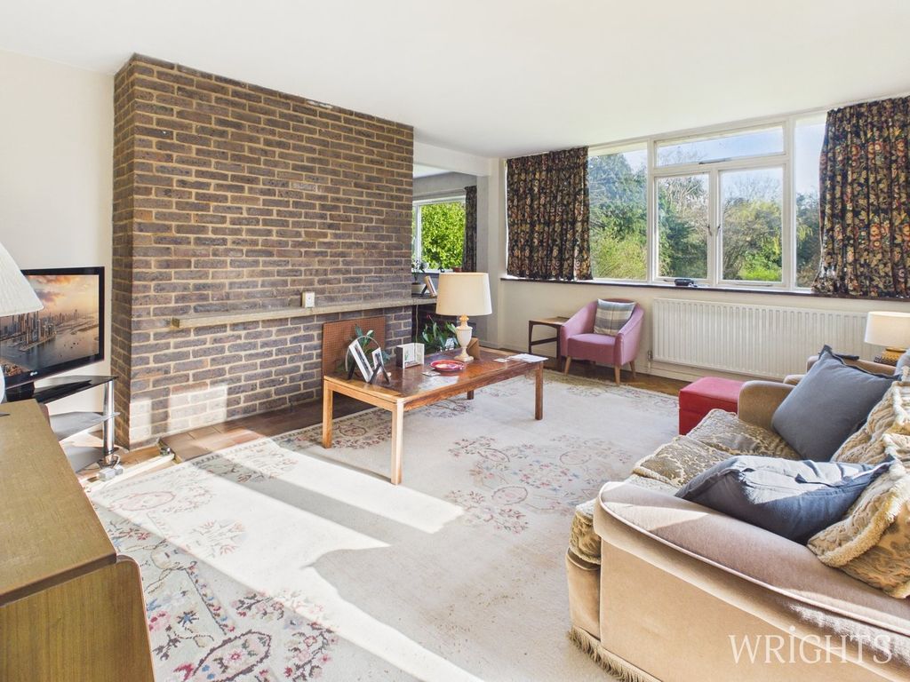 Property photo 3 of 25 Living Room