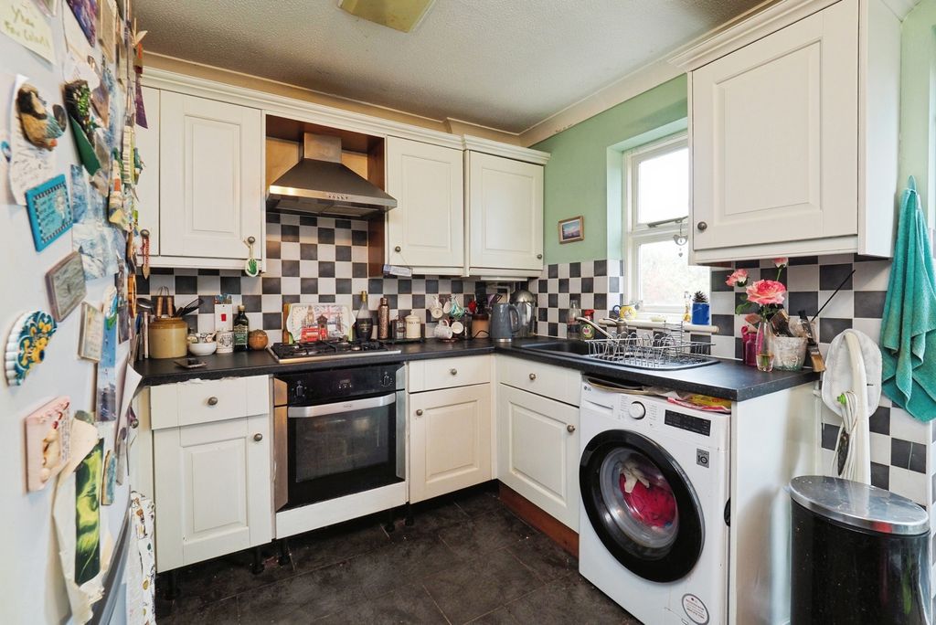 Property photo 2 of 17 Photo