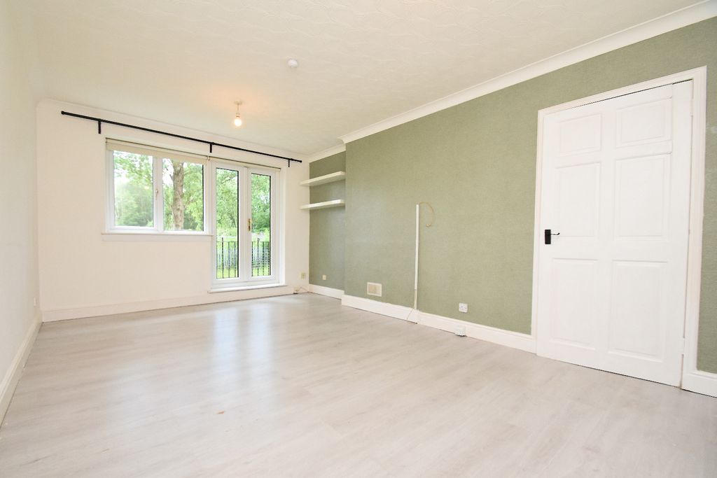 Property photo 3 of 17 5274084